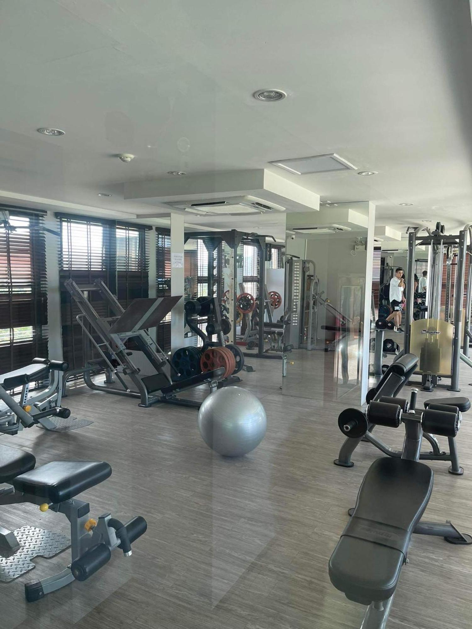 6Th Avenue Surin By Win217 Apartment Ban Lum Fuang Ngoại thất bức ảnh